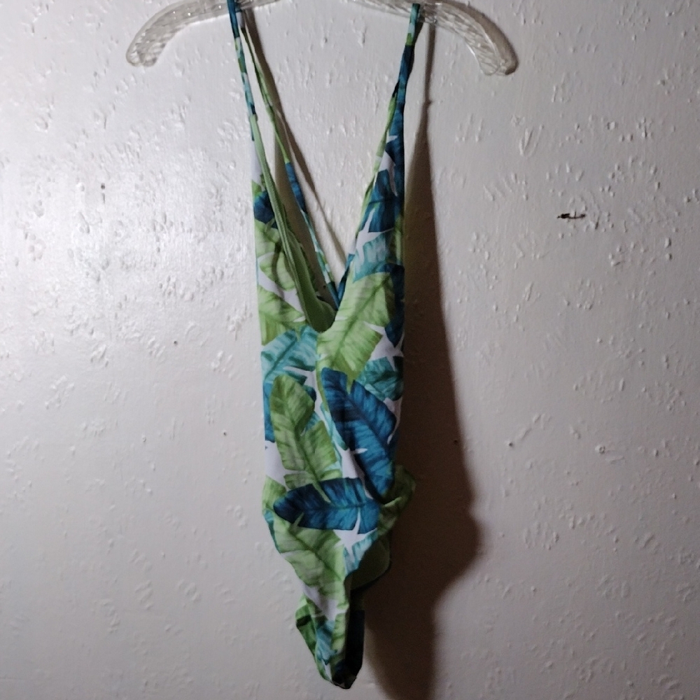 Fashion Nova,Size L,Tropical Leaf Print Swimsuit